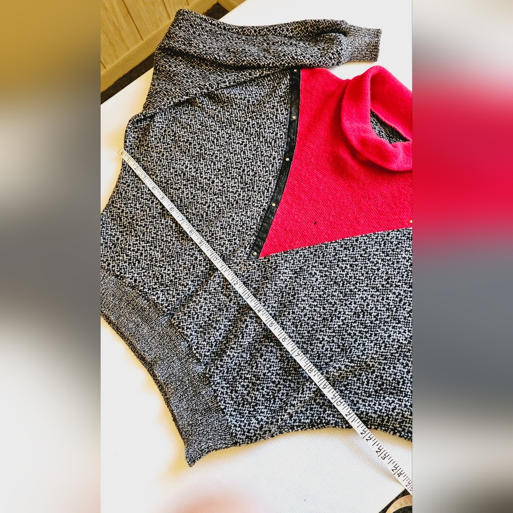 Vintage 80s Red & Black Batwing Sweater - Picture 10 of 13